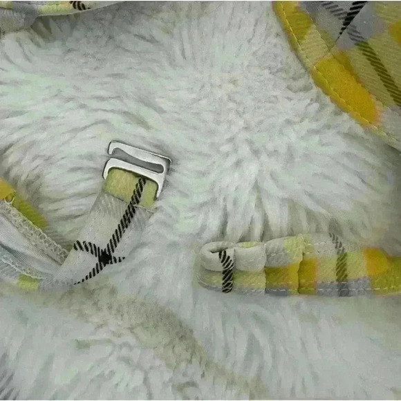 Woman’s bathing suit  top - Picture 2 of 3